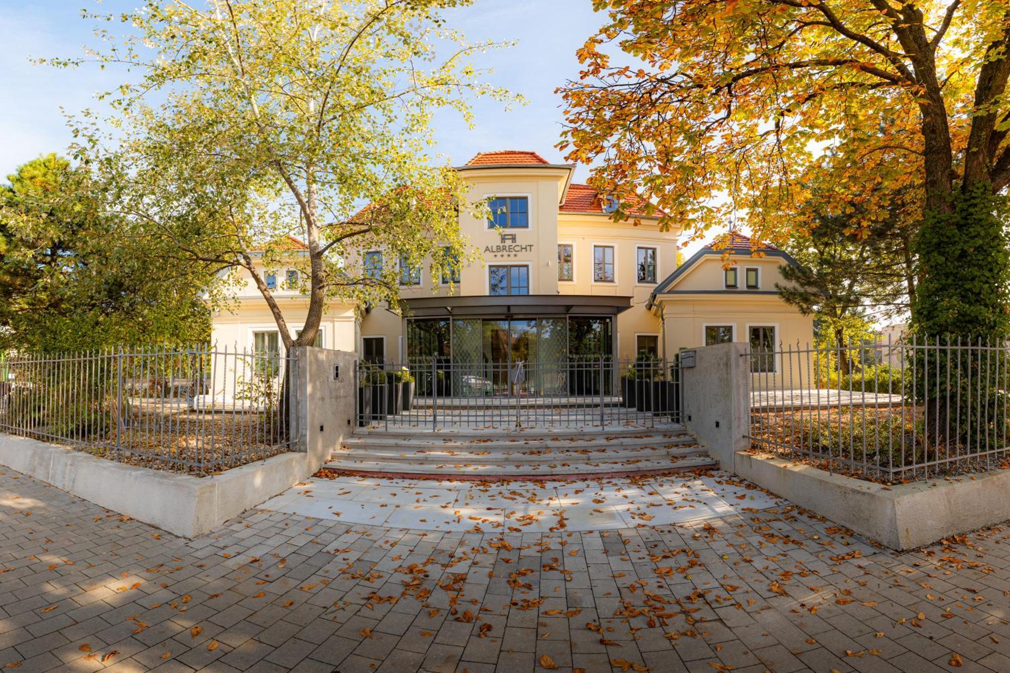 Hotel Albrecht Bratislava Exterior photo